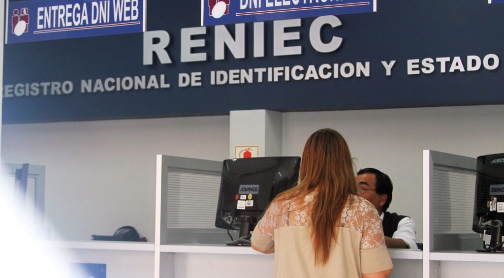 Trámites RENIEC en Perú